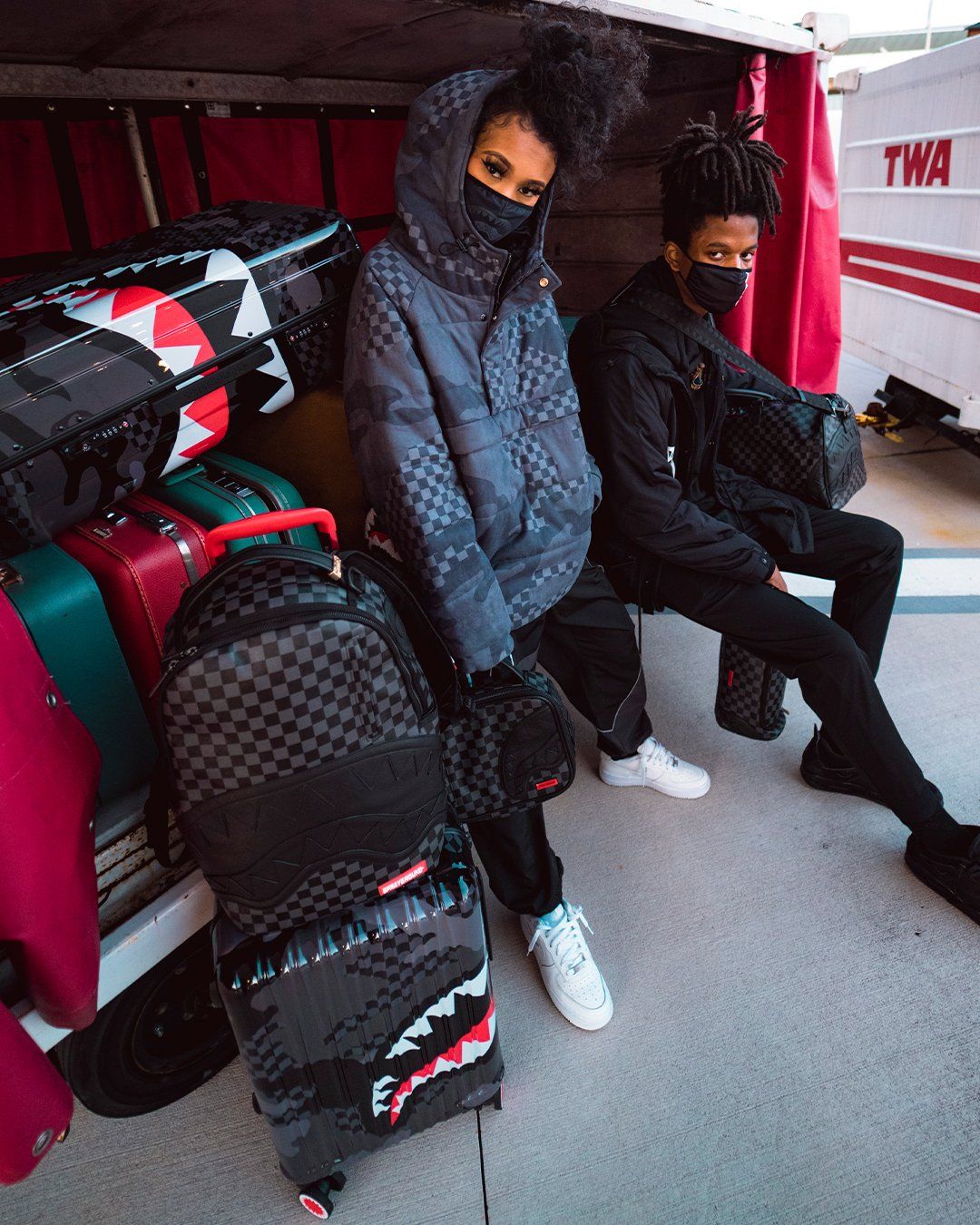 3AM SHARKNAUTICS 29.5 FULL-SIZE LUGGAGE